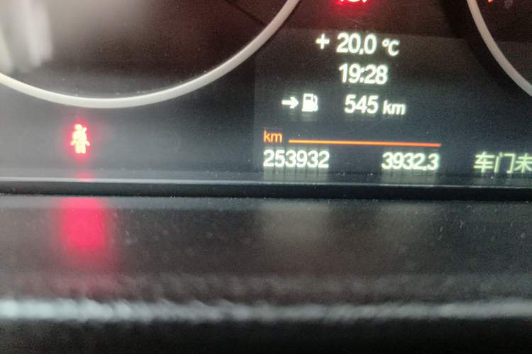 Used BMW 3 Series 2013 328Li Luxury Design Package Odometer Close Up