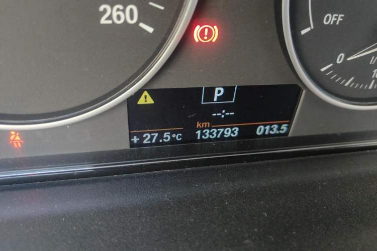 Used BMW 3 Series 2013 316i Active Edition Odometer Close Up