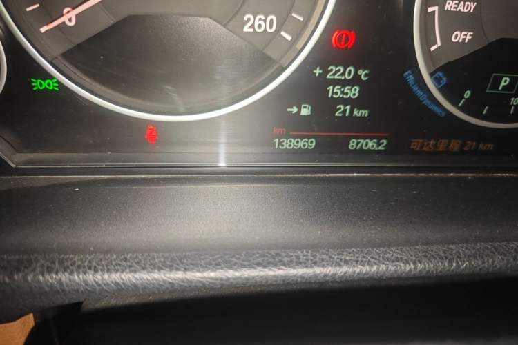 Used BMW 3 Series 2013 320Li Fashion Design Package Odometer Close Up