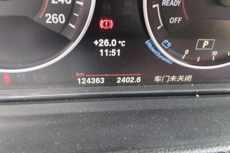 Used BMW 3 Series 2013 328i Sport Design Package Odometer Close Up