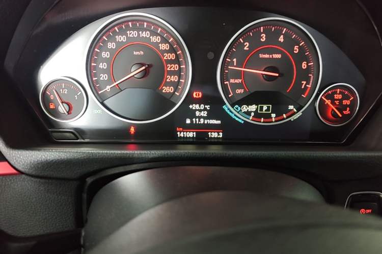 Used BMW 3 Series 2013 316i Sport Design Package Odometer Close Up