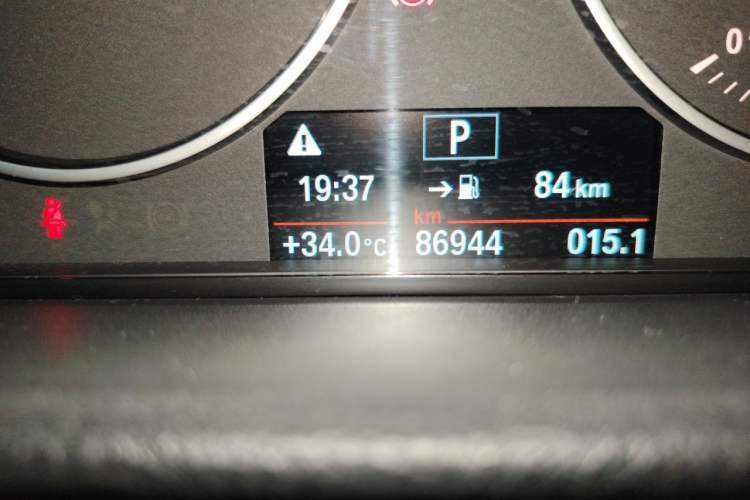 Used BMW 3 Series 2013 316i Active Edition Odometer Close Up