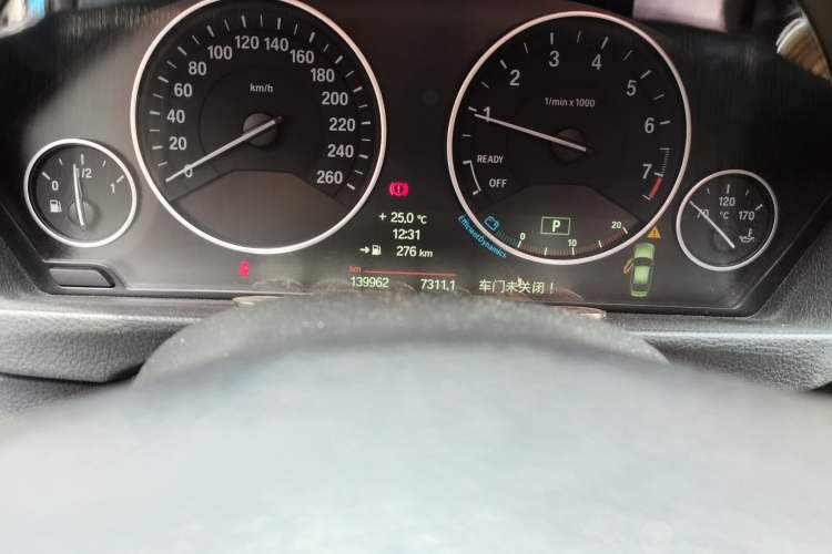 Used BMW 3 Series 2013 320Li Fashion Design Package Odometer Close Up