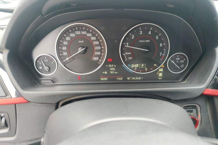 Used BMW 3 Series 2013 328i Sport Design Package Odometer Close Up