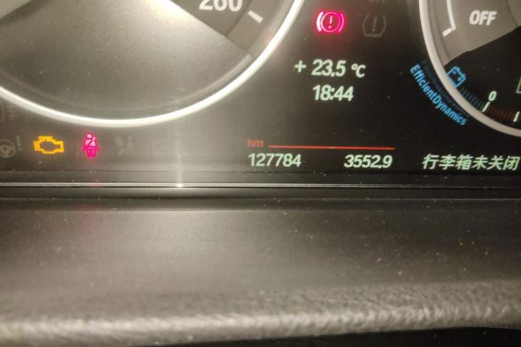 Used BMW 3 Series 2013 320Li Luxury Design Package Odometer Close Up