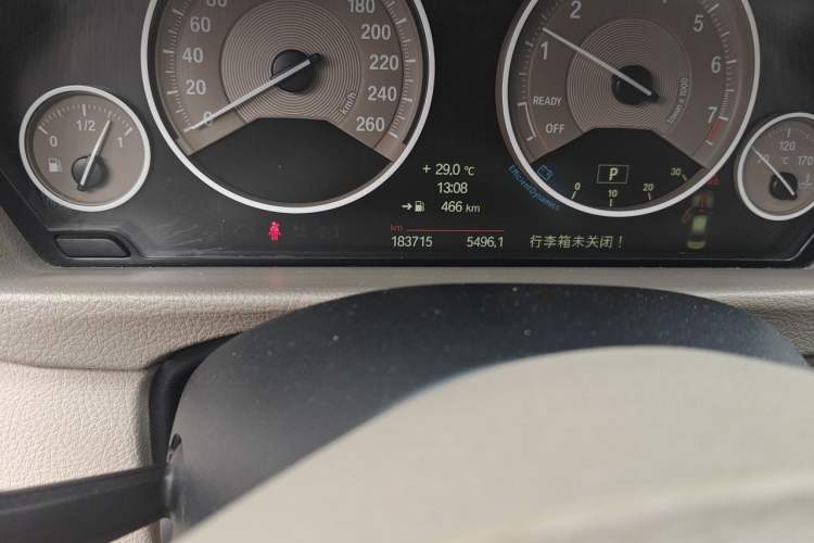 Used BMW 3 Series 2013 Facelift 335Li Stylish Design Package Odometer Close Up