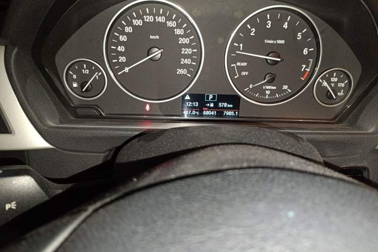 Used BMW 3 Series 2013 316i Active Edition Odometer Close Up