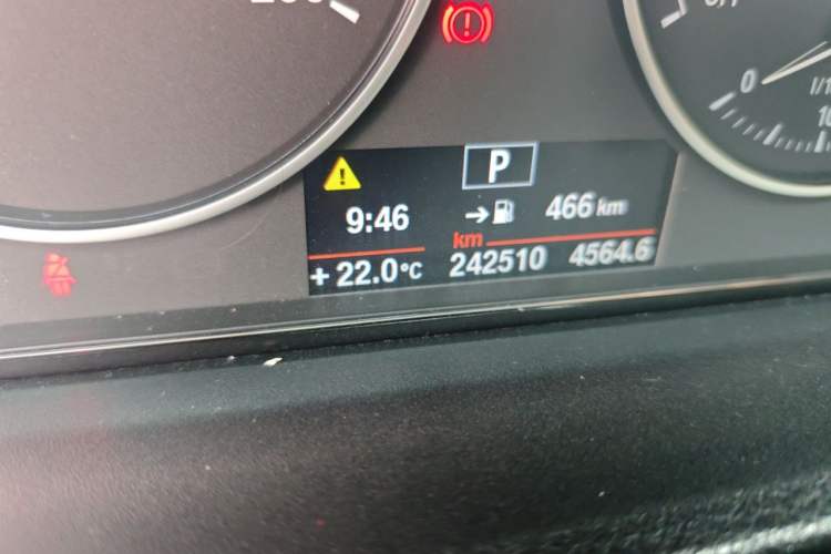 Used BMW 3 Series 2013 320i Sport Edition Odometer Close Up
