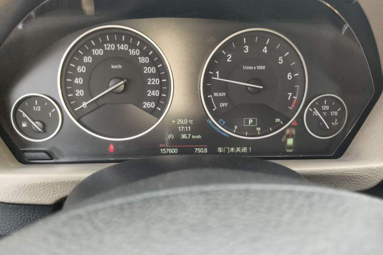Used BMW 3 Series 2013 320Li Fashion Design Package Odometer Close Up
