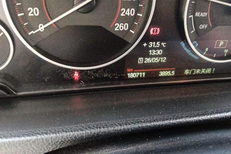 Used BMW 3 Series 2013 316i Sport Design Package Odometer Close Up