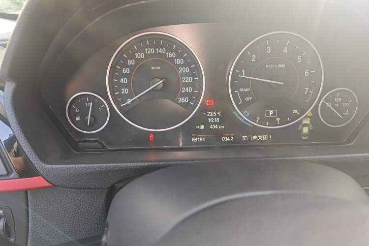 Used BMW 3 Series 2013 Facelifted 328i Sport Design Package Odometer Close Up