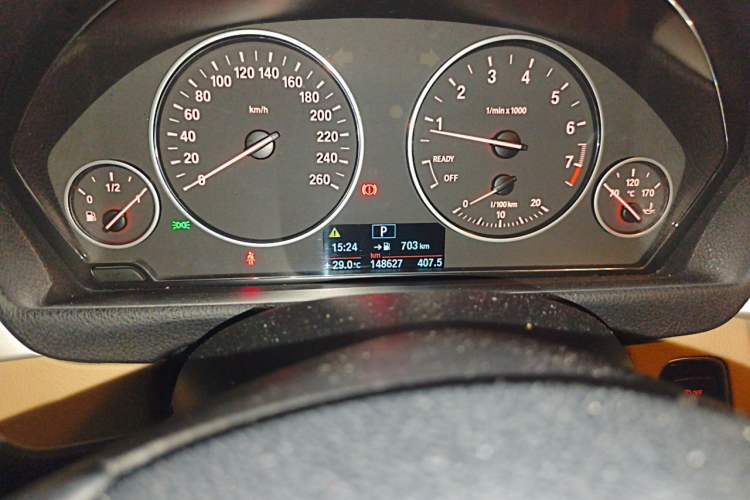 Used BMW 3 Series 2013 320i Sport Edition Odometer Close Up