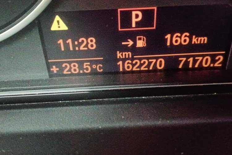 Used BMW 3 Series 2013 328Li Fashion Edition Odometer Close Up