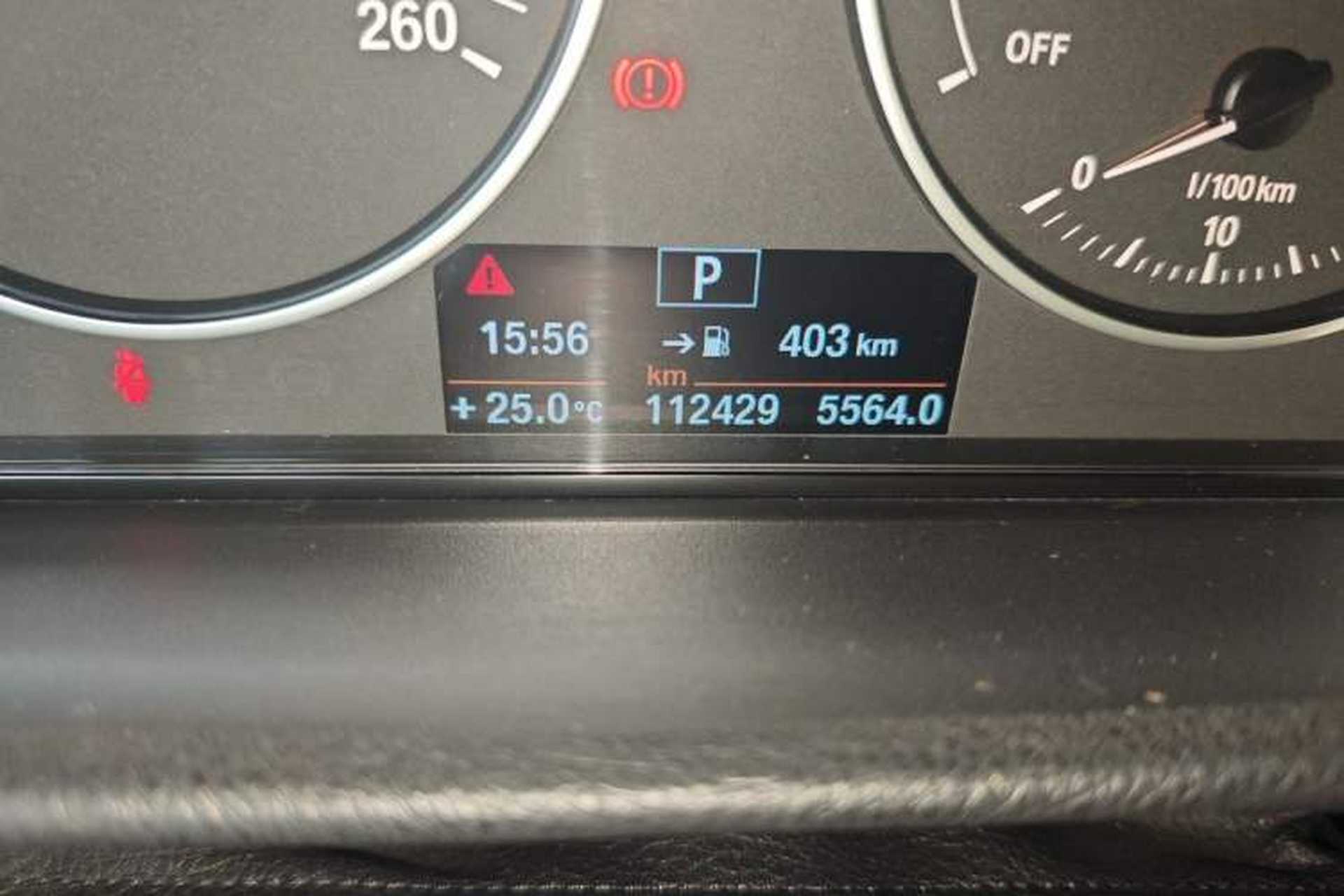 Used BMW 3 Series 2013 320Li Fashion Model Odometer Close Up