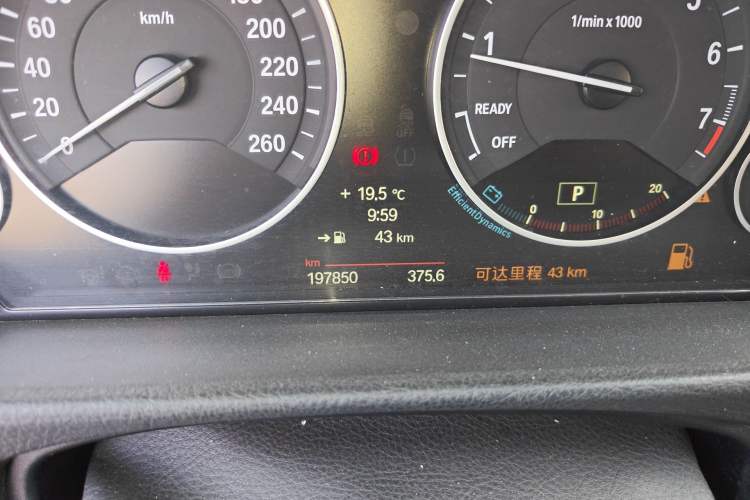 Used BMW 3 Series 2013 320Li Luxury Design Package Odometer Close Up