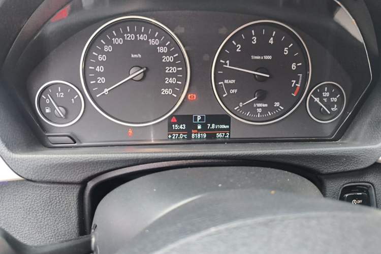 Used BMW 3 Series 2013 316i Active Edition Odometer Close Up