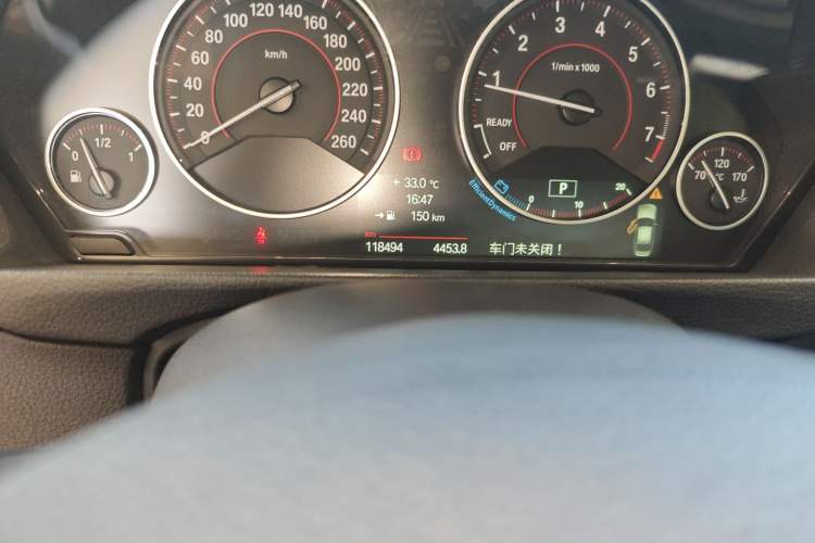 Used BMW 3 Series 2013 328i Sport Design Package Odometer Close Up