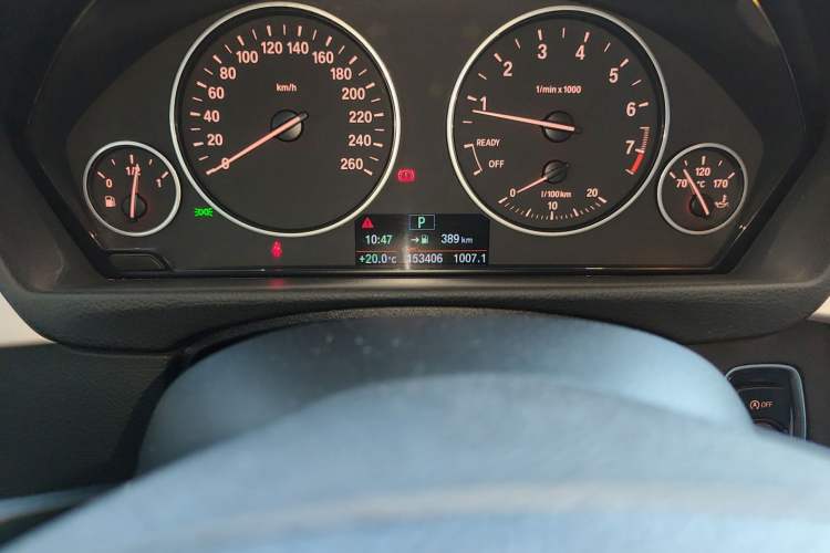 Used BMW 3 Series 2013 320i Sport Touring Edition Odometer Close Up