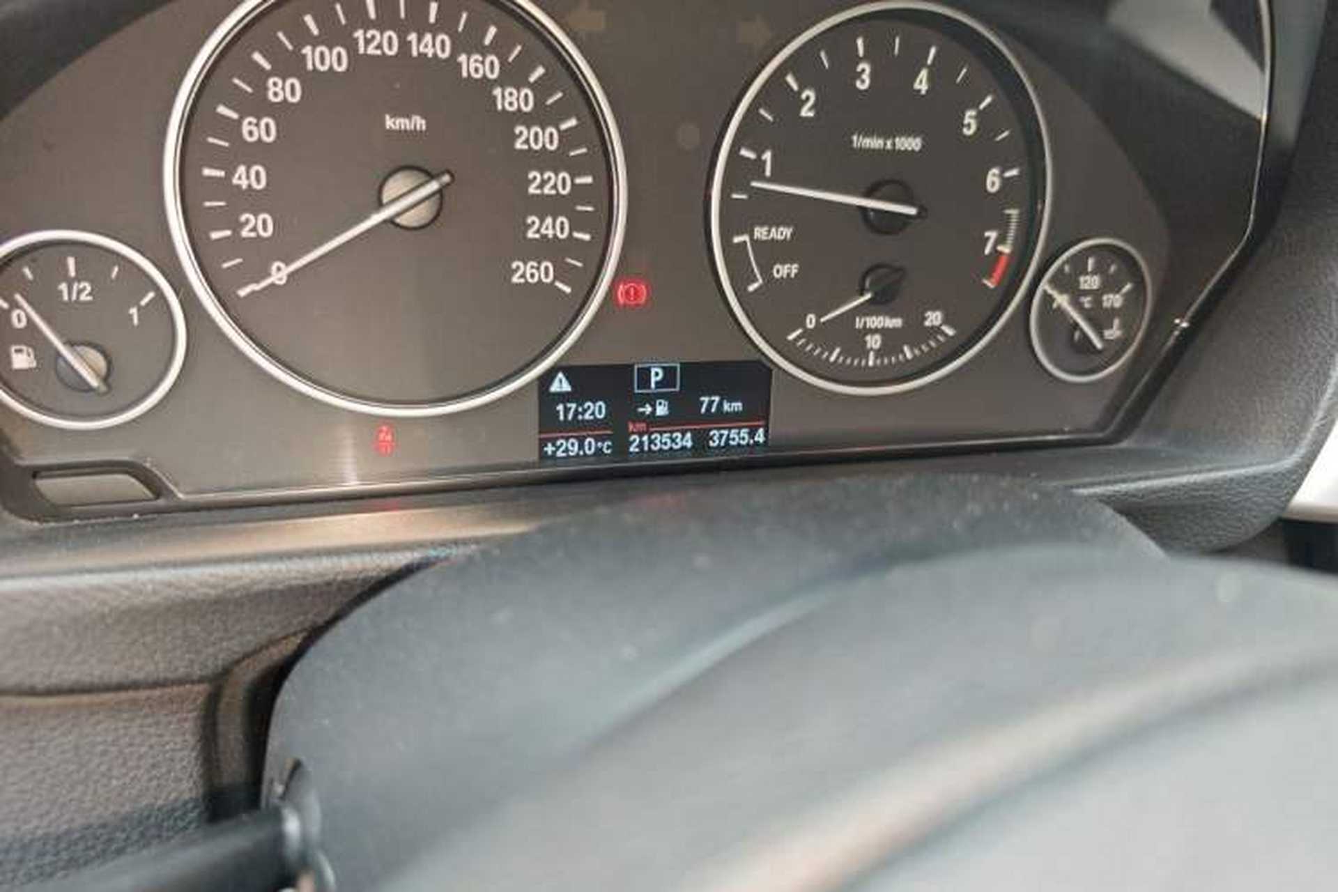 Used BMW 3 Series 2013 320i Sport Edition Odometer Close Up