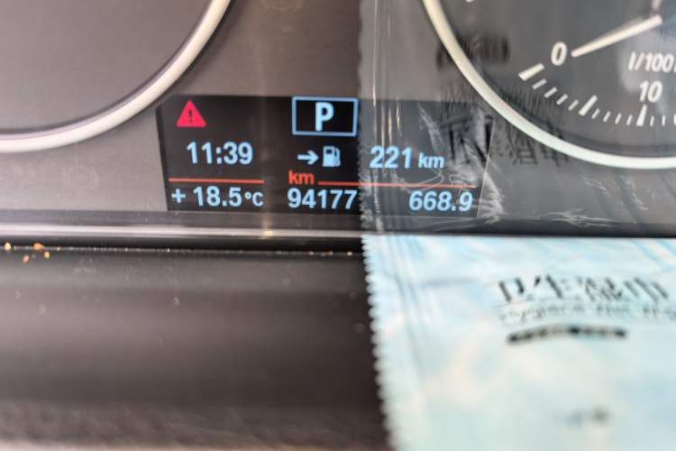 Used BMW 3 Series 2013 320Li Fashion Design Package Odometer Close Up