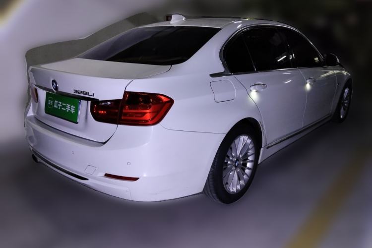 Used BMW 3 Series 2013 328Li Luxury Design Package Rear Right 45 Deg
