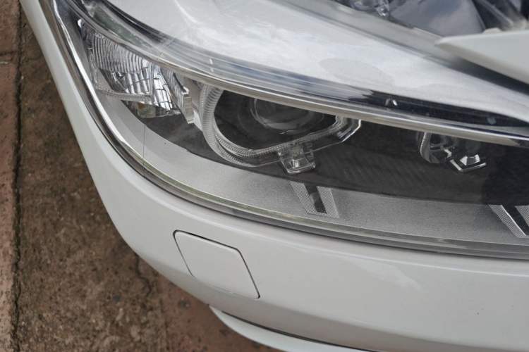 Used BMW 3 Series 2013 320i Sport Design Package Right Front Headlight
