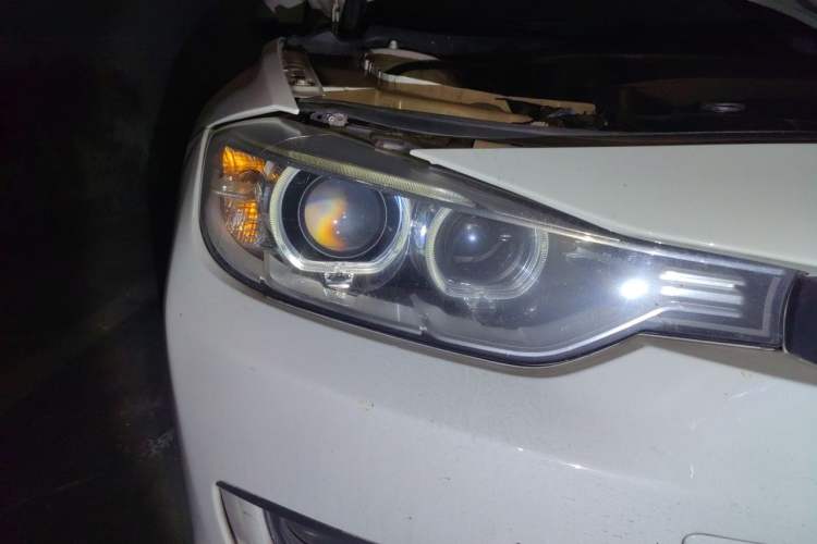 Used BMW 3 Series 2013 320i Active Edition Right Front Headlight