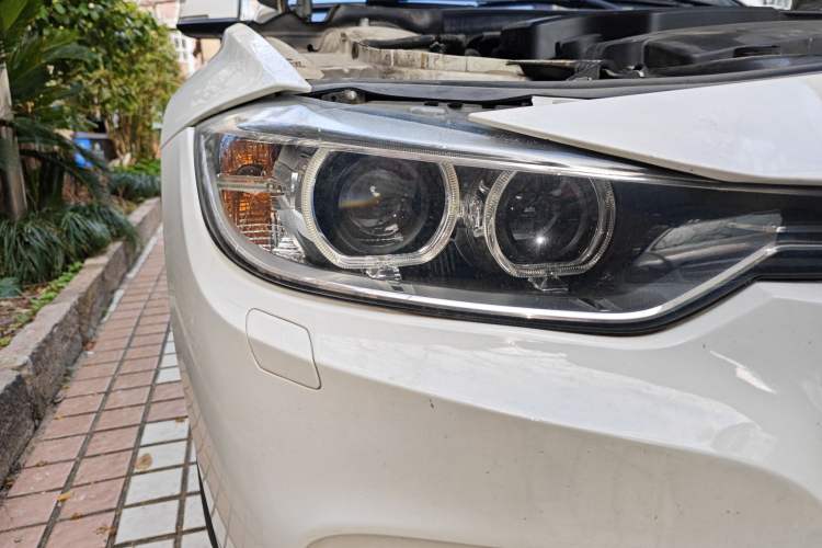 Used BMW 3 Series 2013 320i Sport Edition Right Front Headlight