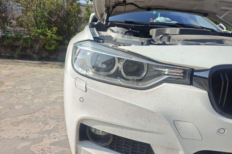 Used BMW 3 Series 2013 328Li Luxury Design Package Right Front Headlight