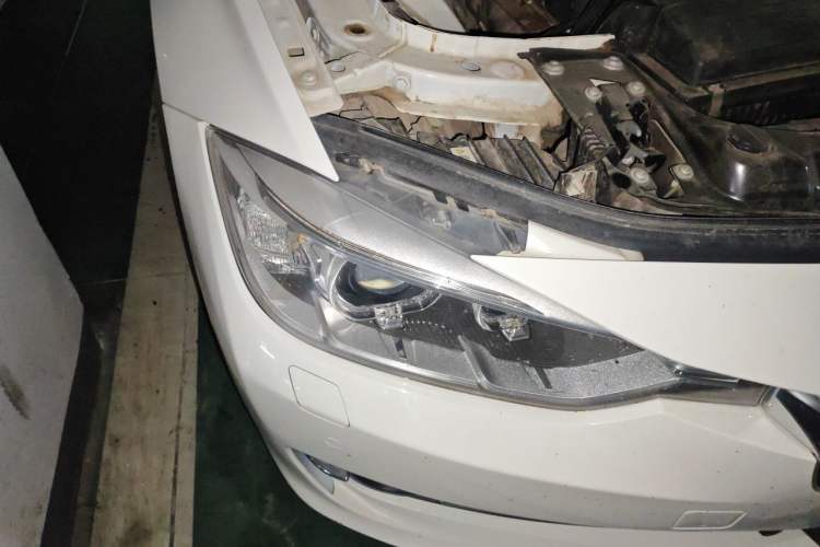 Used BMW 3 Series 2013 320Li Fashion Model Right Front Headlight