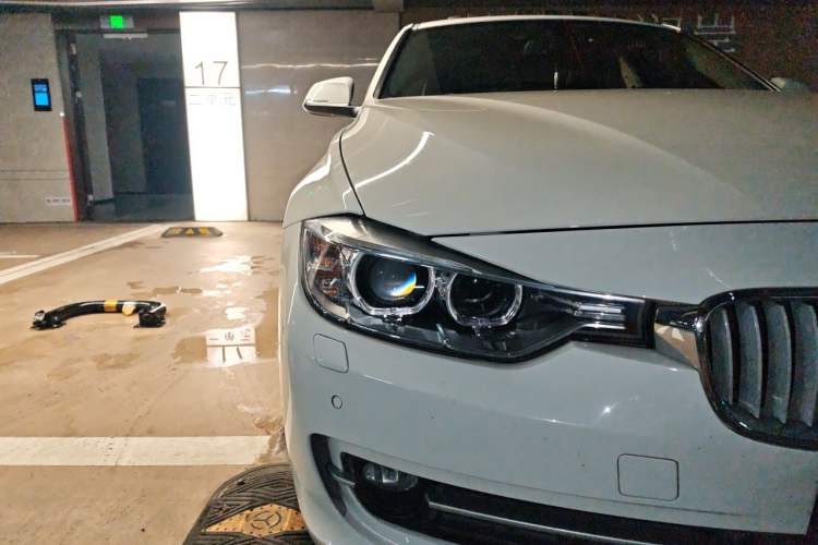 Used BMW 3 Series 2013 320Li Fashion Design Package Right Front Headlight