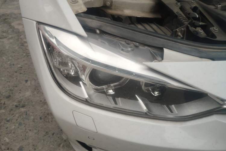Used BMW 3 Series 2013 320Li Fashion Model Right Front Headlight