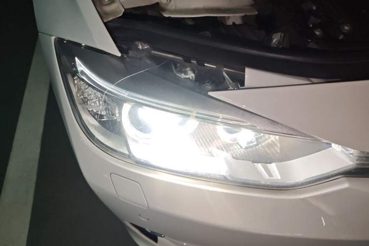 Used BMW 3 Series 2013 320Li Fashion Model Right Front Headlight