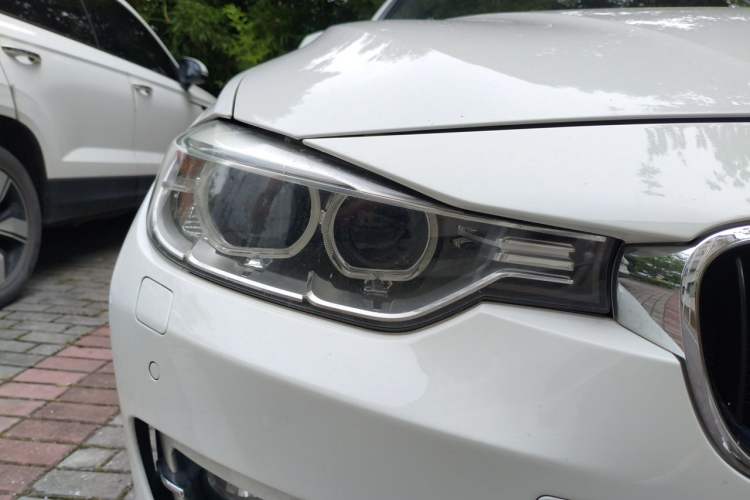 Used BMW 3 Series 2013 320Li Fashion Model Right Front Headlight