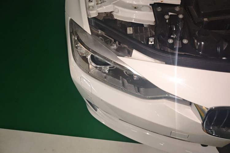 Used BMW 3 Series 2013 Facelift 320Li Fashion Design Package Right Front Headlight