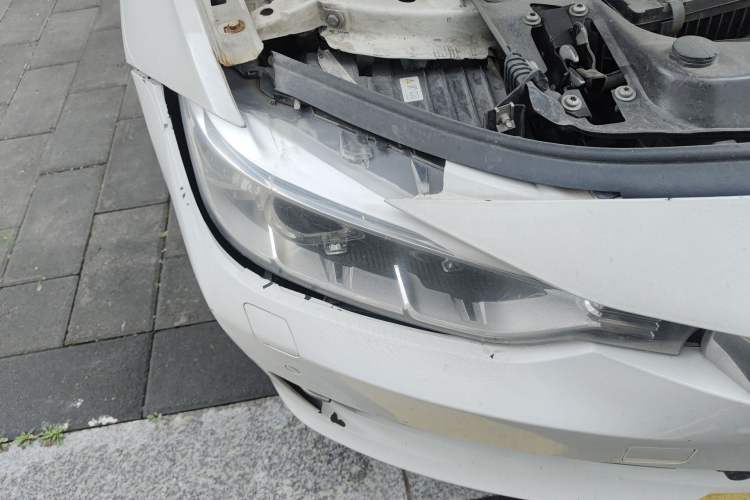 Used BMW 3 Series 2013 320Li Fashion Model Right Front Headlight