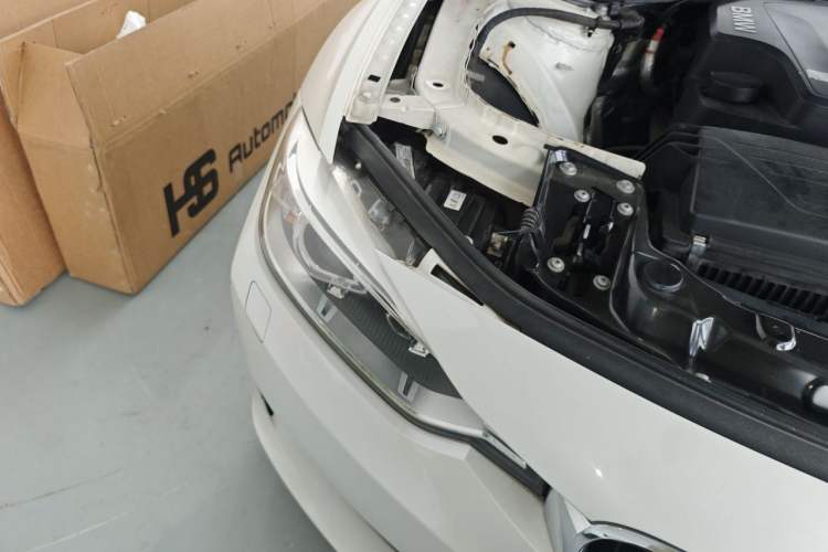 Used BMW 3 Series 2013 320i Sport Touring Edition Right Front Headlight