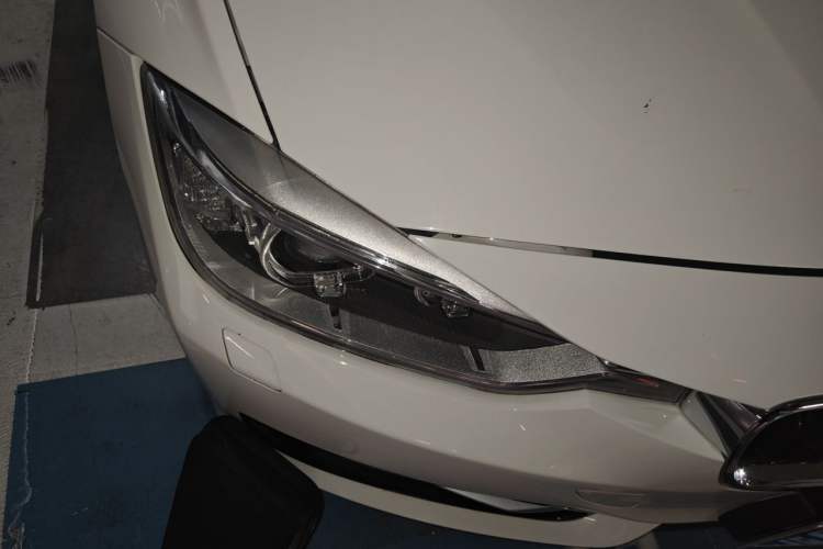 Used BMW 3 Series 2013 320i Sport Design Package Right Front Headlight