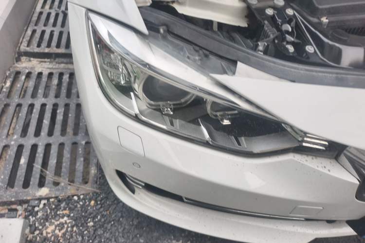 Used BMW 3 Series 2013 320Li Luxury Design Package Right Front Headlight