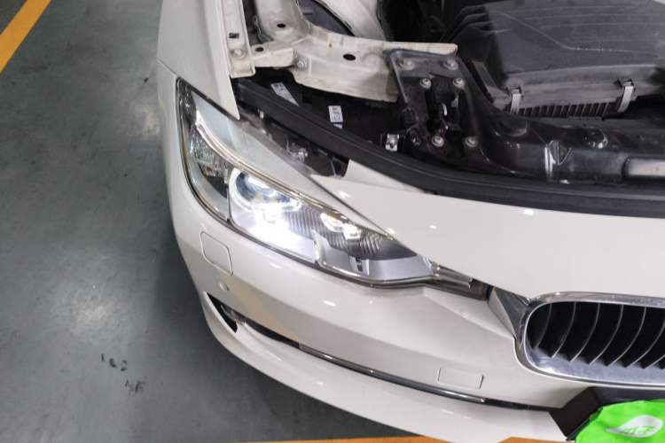 Used BMW 3 Series 2013 320Li Fashion Model Right Front Headlight