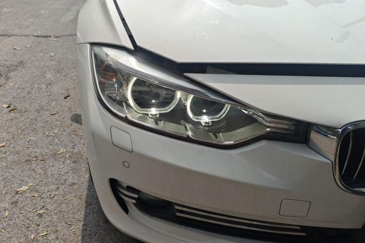 Used BMW 3 Series 2013 Facelift 328Li Luxury Design Package Right Front Headlight