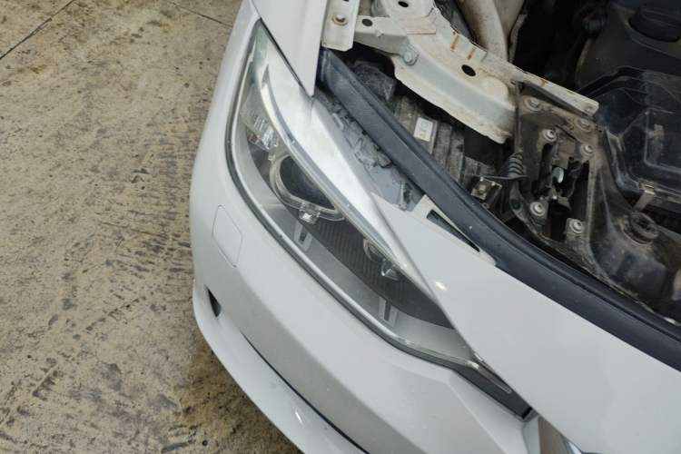 Used BMW 3 Series 2013 320i Sport Edition Right Front Headlight