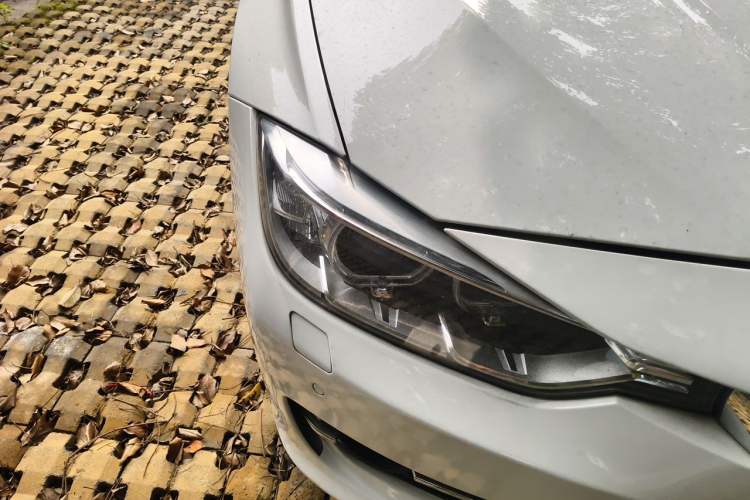Used BMW 3 Series 2013 320Li Fashion Model Right Front Headlight
