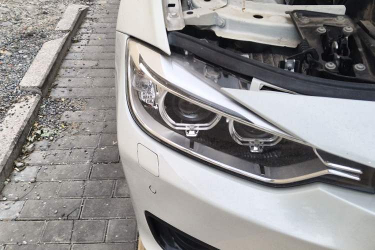 Used BMW 3 Series 2013 Facelifted 328i Sport Design Package Right Front Headlight