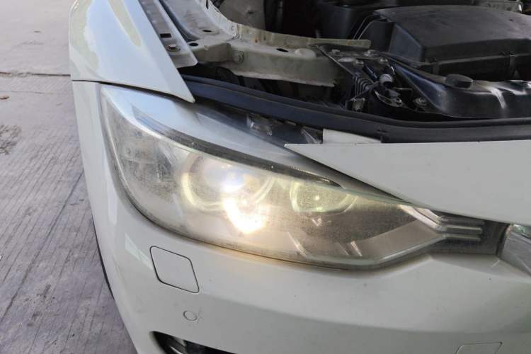 Used BMW 3 Series 2013 Facelifted 320Li Luxury Design Package Right Front Headlight