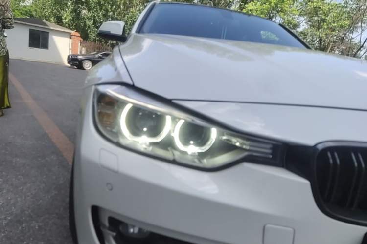 Used BMW 3 Series 2013 320Li Fashion Model Right Front Headlight
