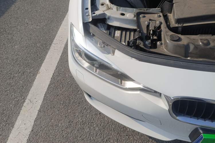 Used BMW 3 Series 2013 320i Sport Edition Right Front Headlight