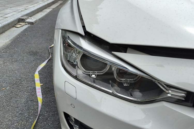 Used BMW 3 Series 2013 320Li Fashion Design Package Right Front Headlight