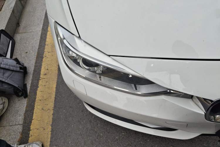 Used BMW 3 Series 2013 320i Sport Design Package Right Front Headlight
