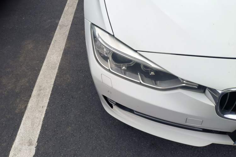Used BMW 3 Series 2013 Facelifted 320Li Luxury Design Package Right Front Headlight